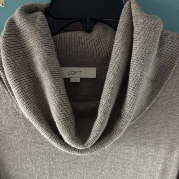 Loft L Beige Knit Sweater Long Sleeve Tunic Cowl Neck Soft Neutral Ribbed Layer - Picture 4 of 7